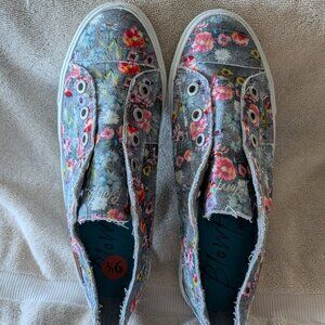 Blowfish Malibu Smoke Grey Falling Flowers Lace Slip On Sneakers Size 9.5 NWT
